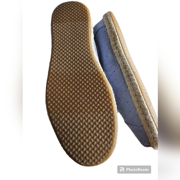TOMS Classic Womes Blue Motif Woven Slip On Size 7.  NWT - Picture 2 of 8